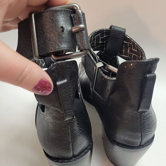 Shelly's London Reversible Adjustable Buckle Strap Block Heel Leather Booties - Picture 8 of 16